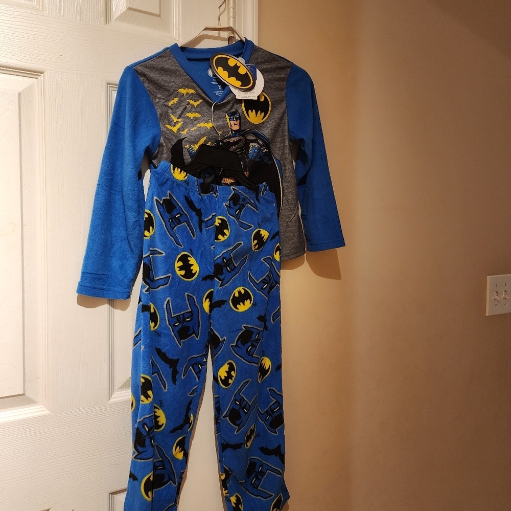 DC Comics Boys' Batman Pajama Set - 2 Piece Long Sleeve Sleep Pajamas